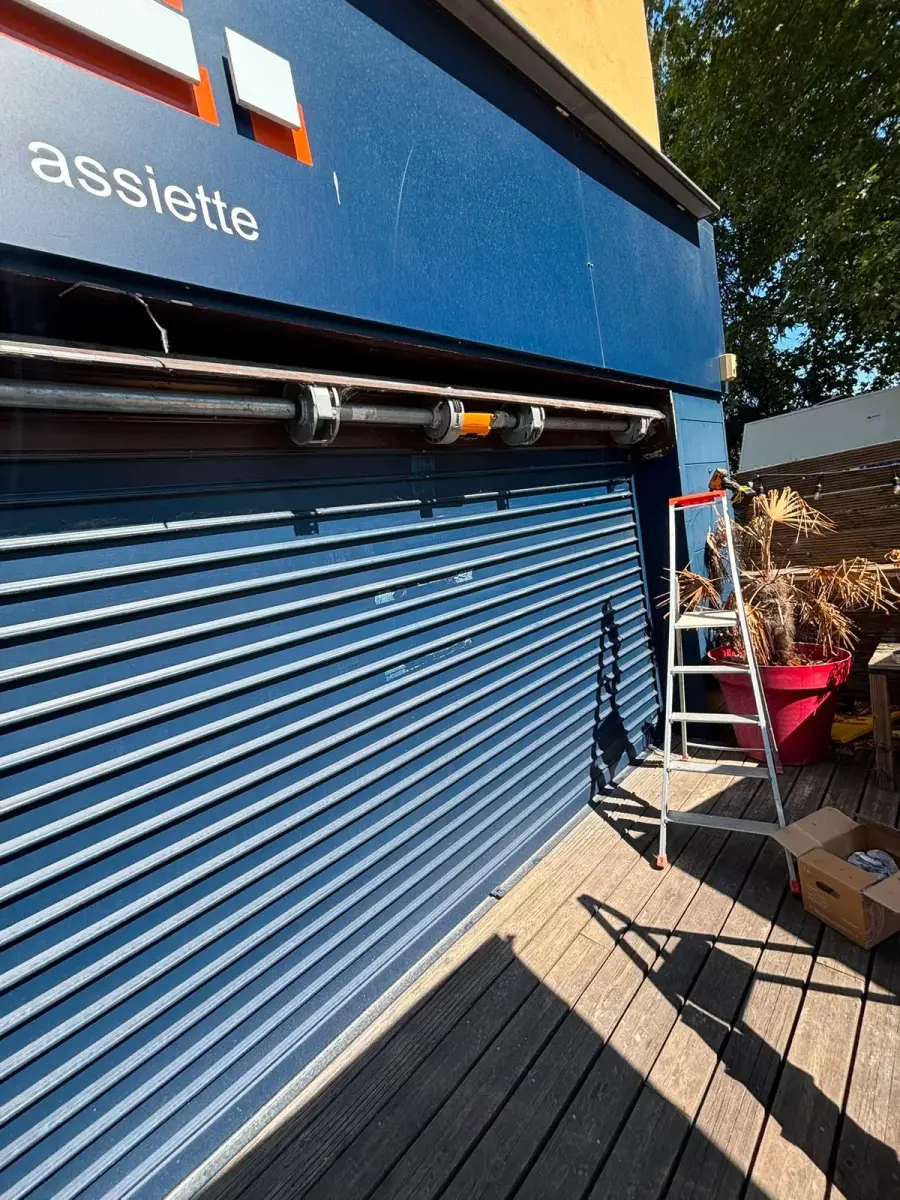 Installation et pose de rideau métallique à Paris 14