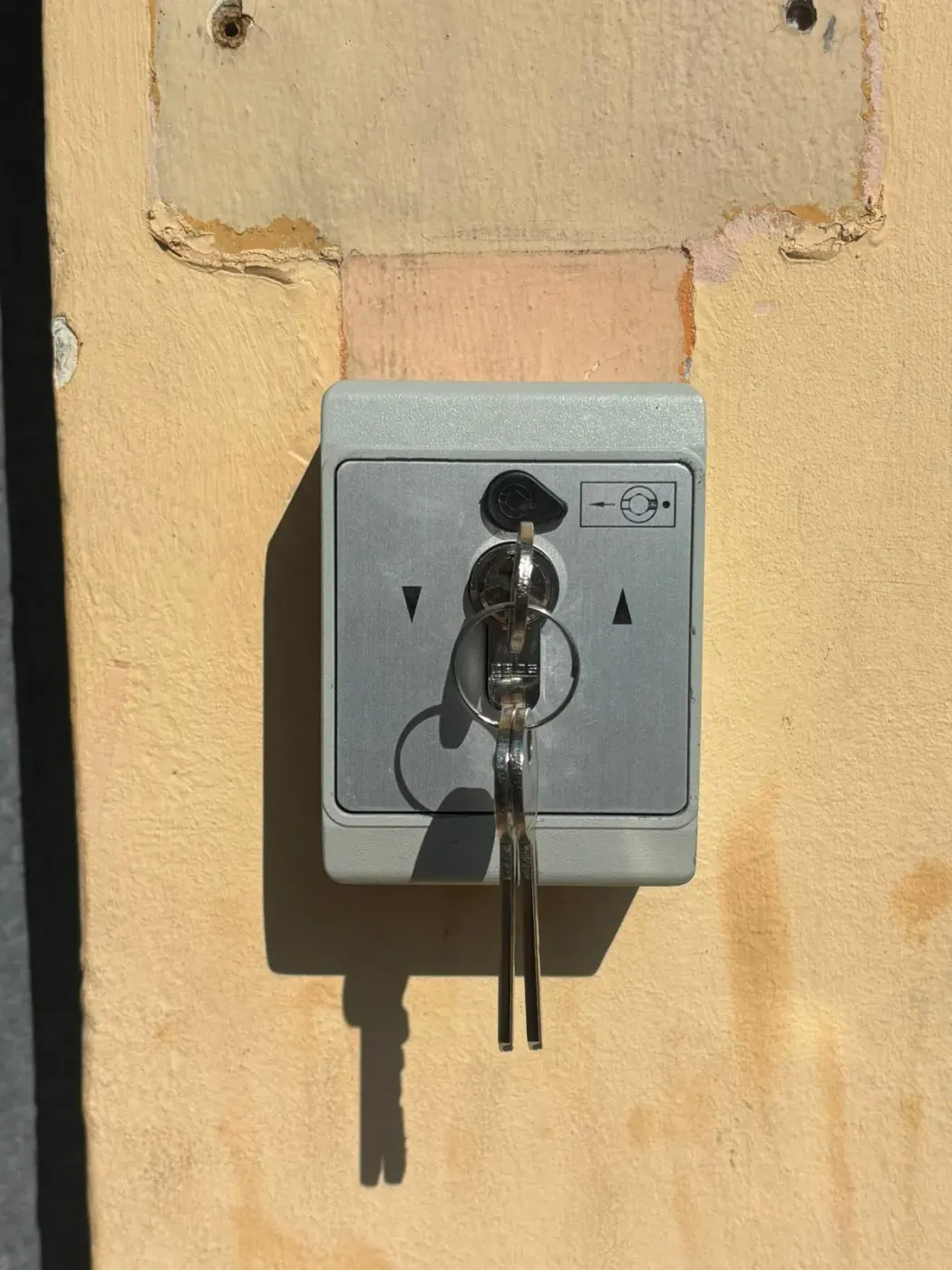 Motorisation de rideau métallique à Paris 14